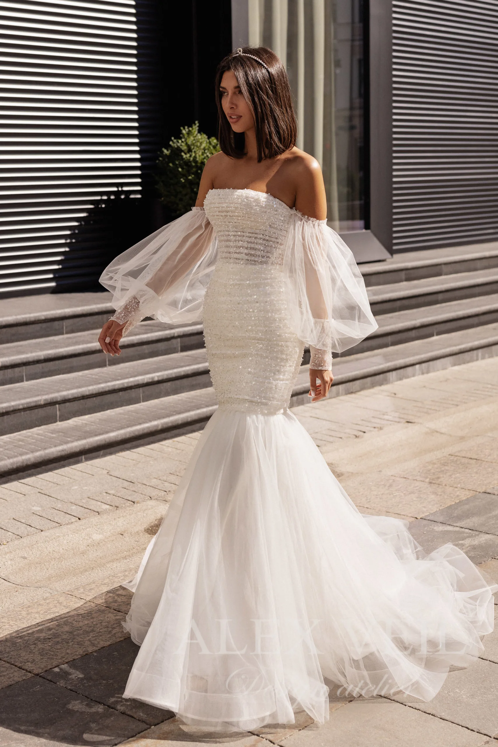 Свадебное платье ‘Ange’ • Коллекция Magnifique • AlexVeil Bridal Платье Ange с драпированным корсетом и воздушным фатином