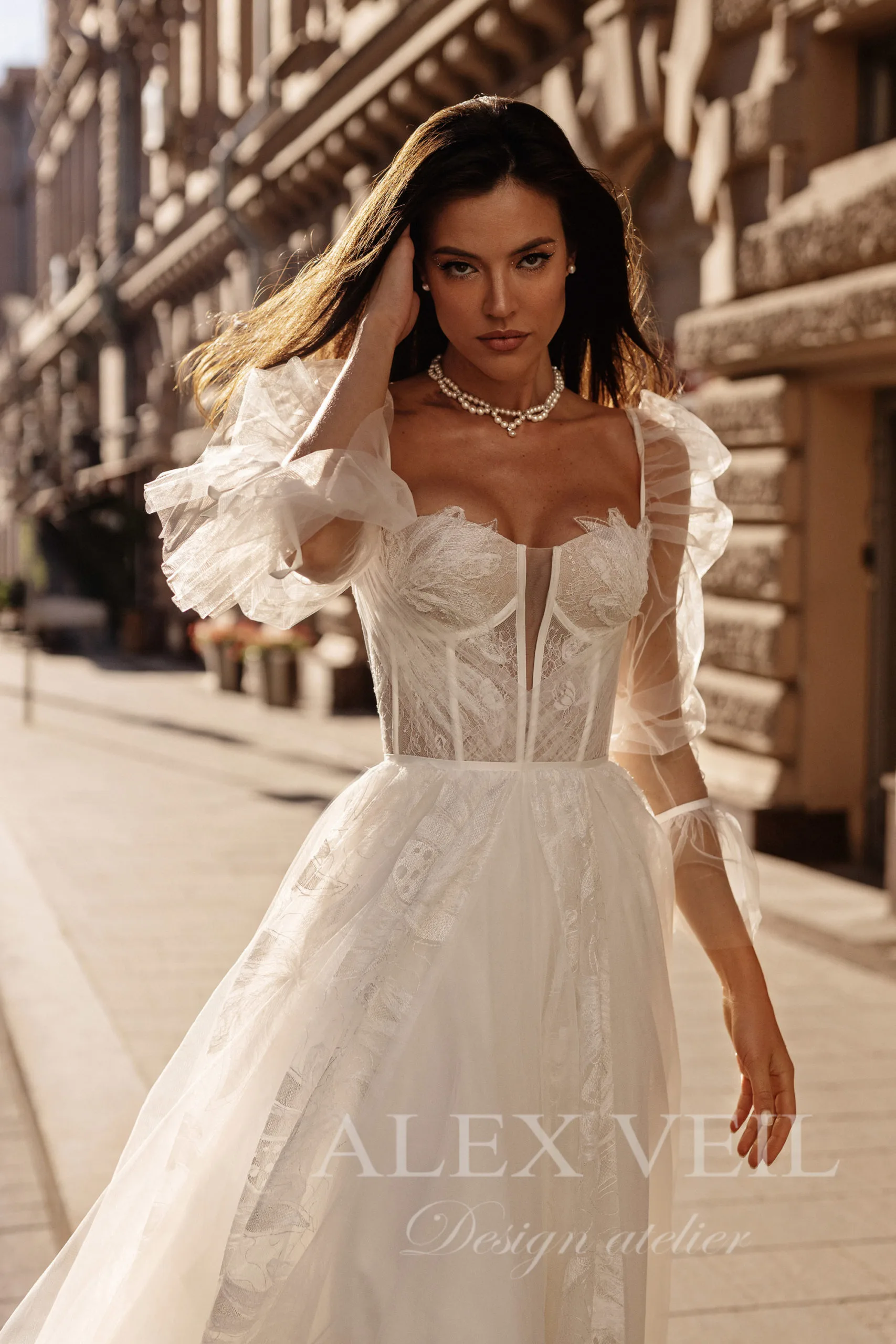 Пышное свадебное платье Jolie с оригинальным кружевом и длинными рукавами