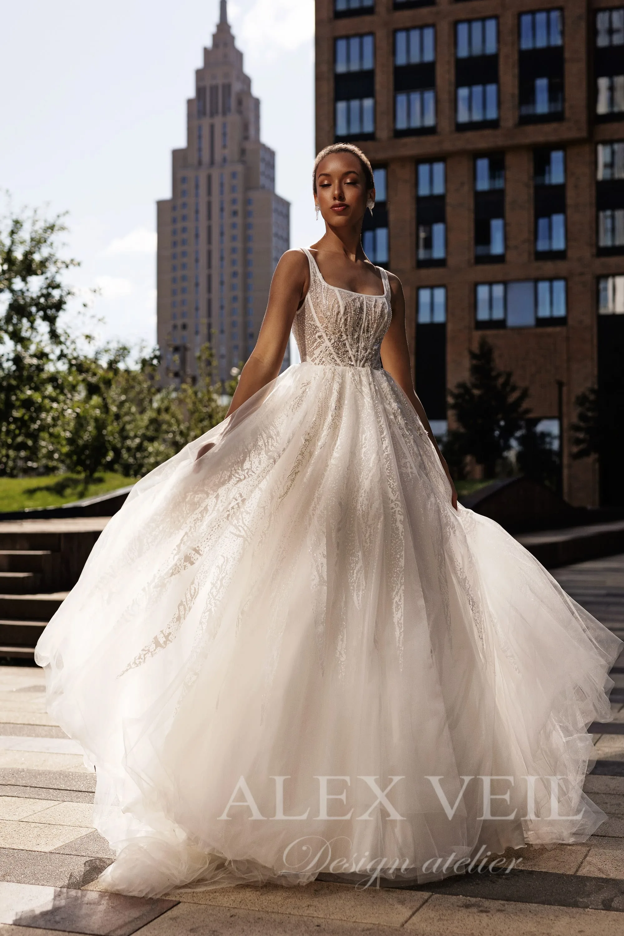 Свадебное платье ‘Leoncia’ • Коллекция Irresistible • AlexVeil Bridal Леонсия (Leoncia) — изображение 1