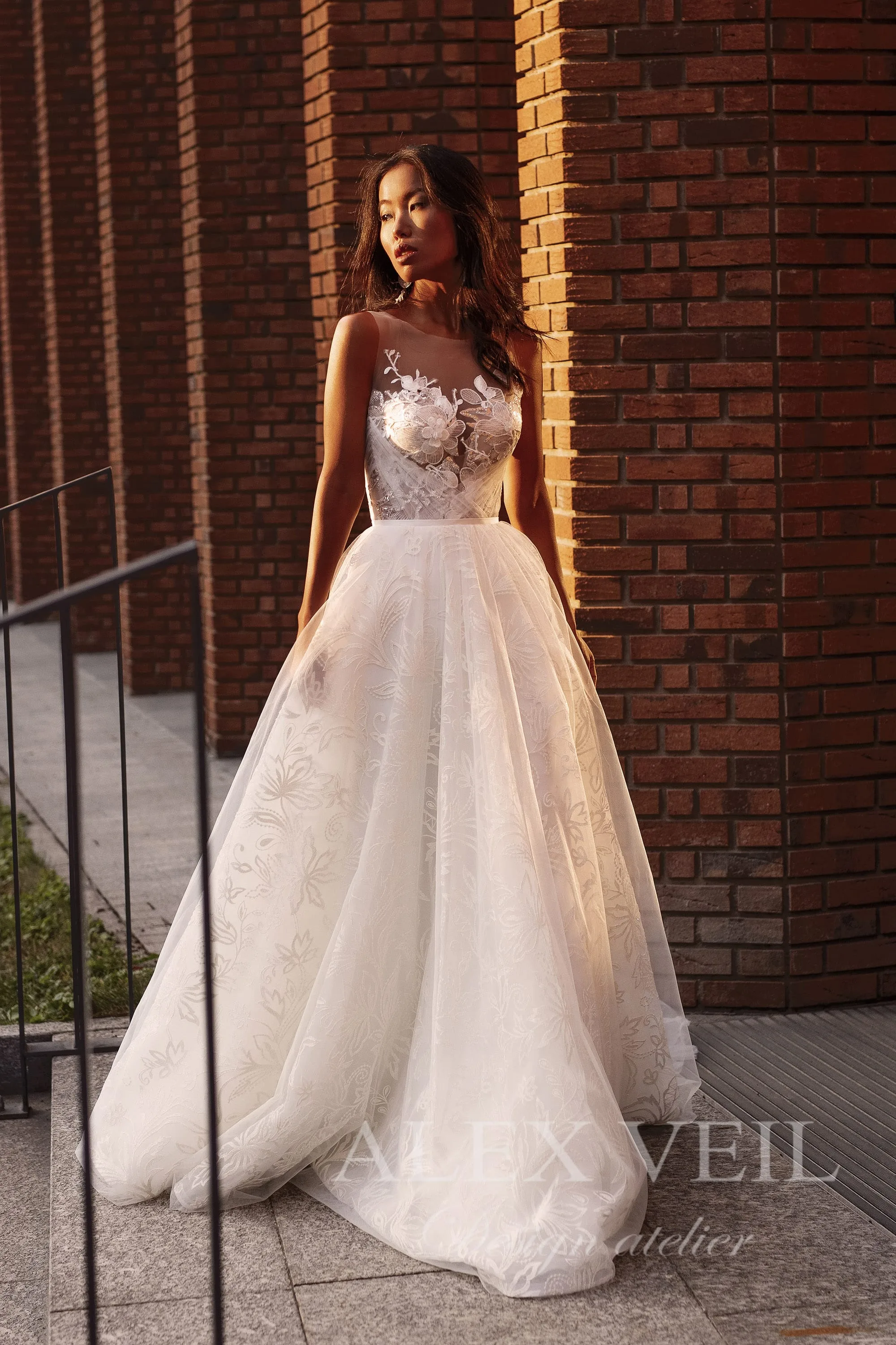 Свадебное платье ‘Paris’ • Коллекция The_ONE • AlexVeil Bridal Paris — изображение 1