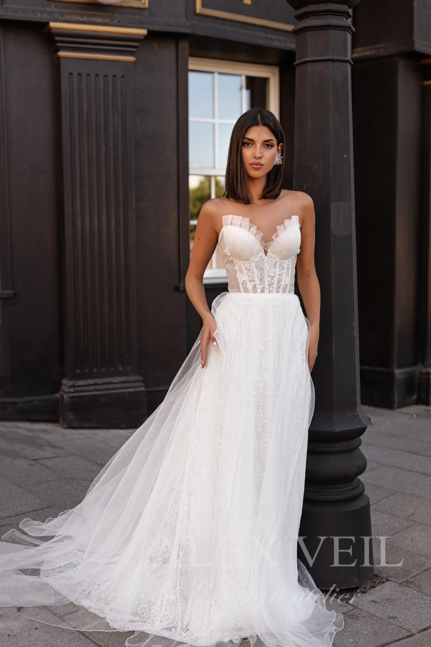 Кружевное платье Ruth с мягким блеском и корсетной основой