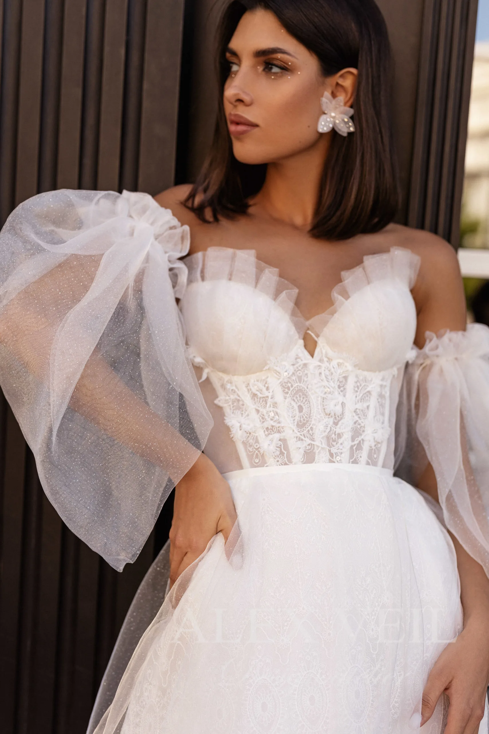 Изысканное свадебное платье Ruth с нежным кружевом и съемными рукавами