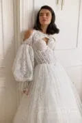 Свадебное платье Aston с кружевом и съемным болеро с рукавами.