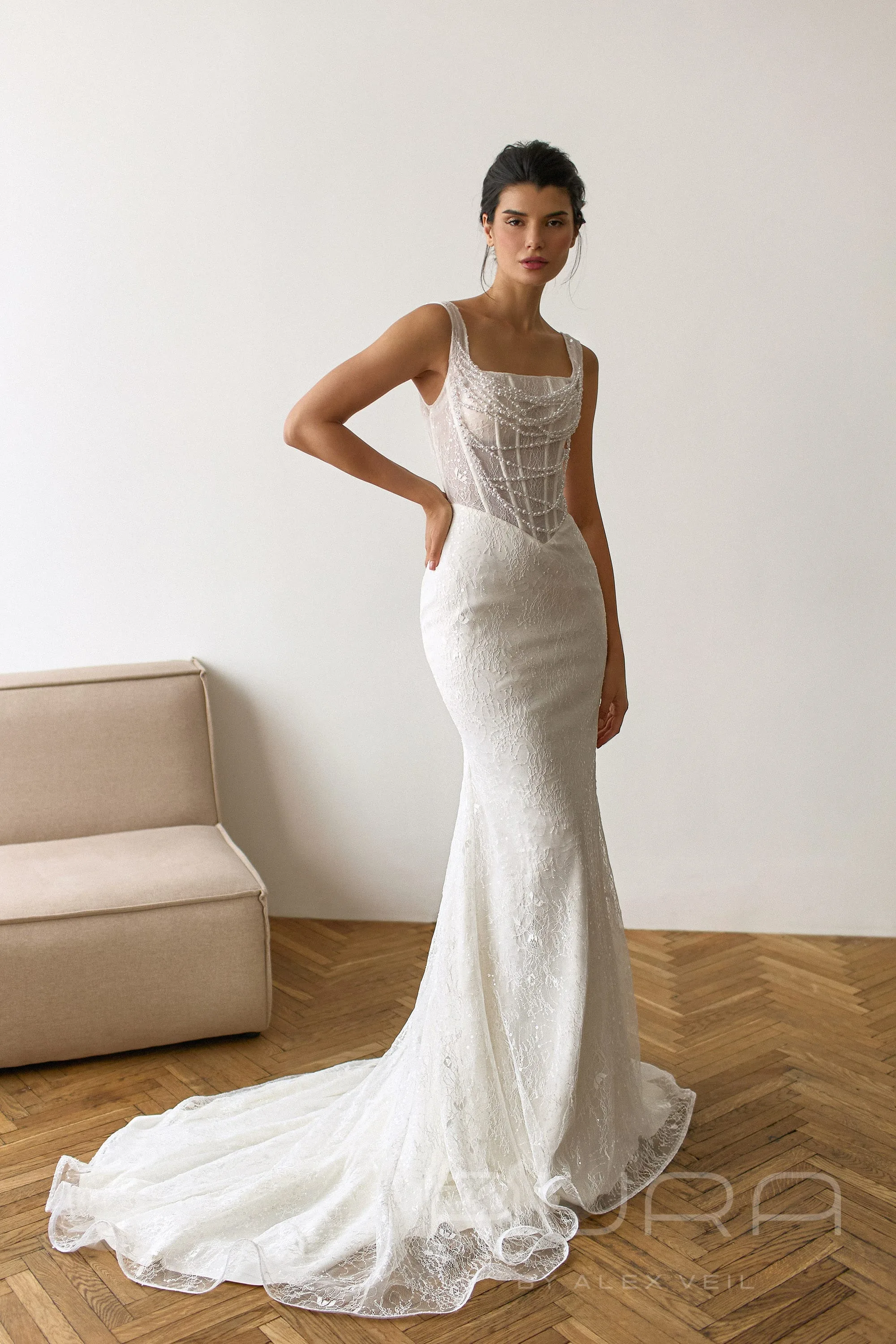 Элегантное платье Fabiana силуэта рыбка с кружевом-шантильи.