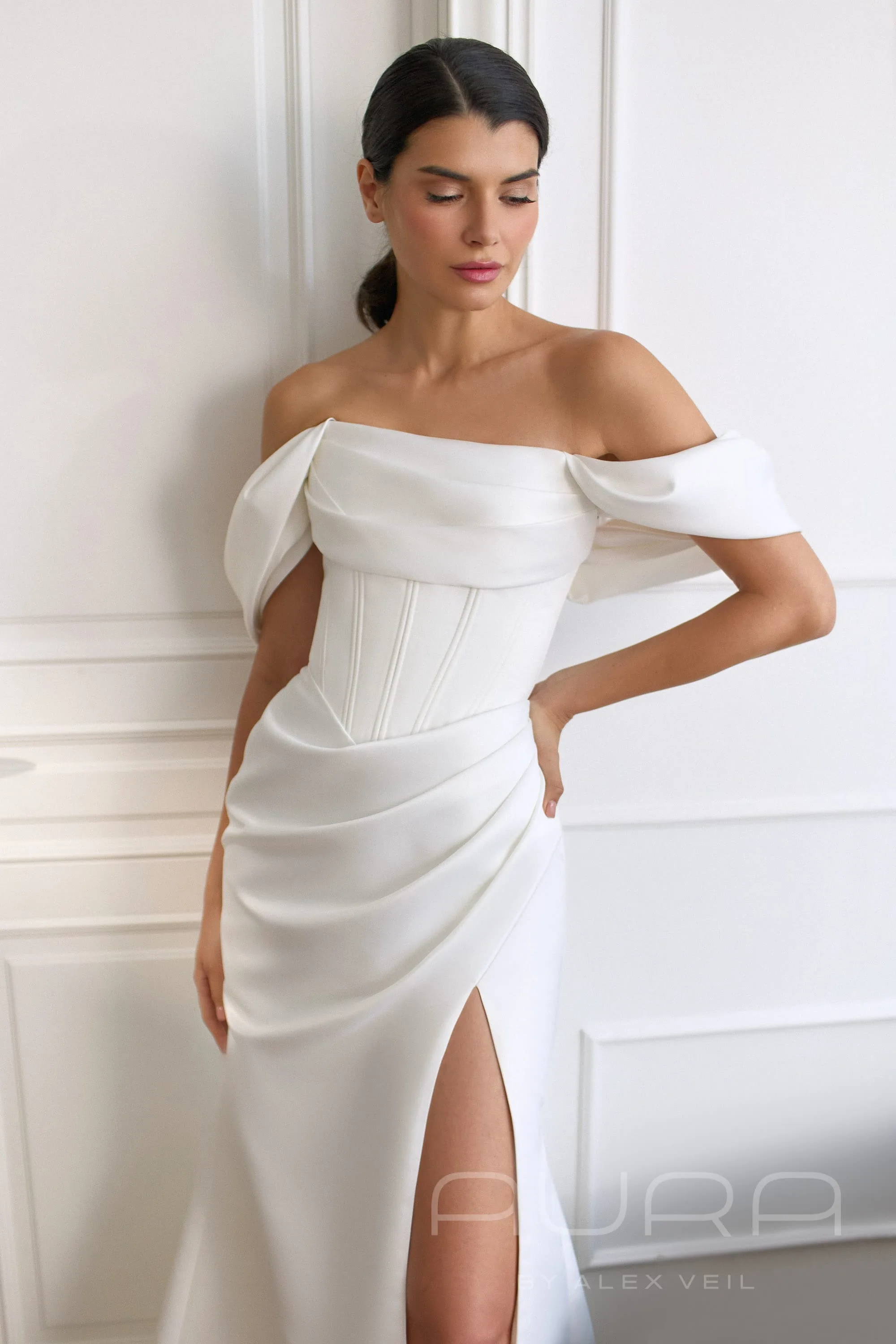 Свадебное платье ‘Stacey’ • Коллекция Forever You • AlexVeil Bridal Свадебное платье Stacey рыбка с элегантными складками и матовым атласом.
