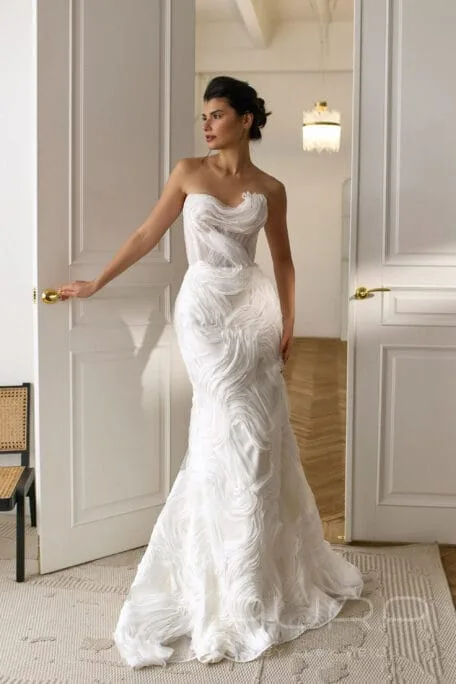 Violet – платье рыбка с нежным шифоновым узором и гламурным дизайном.