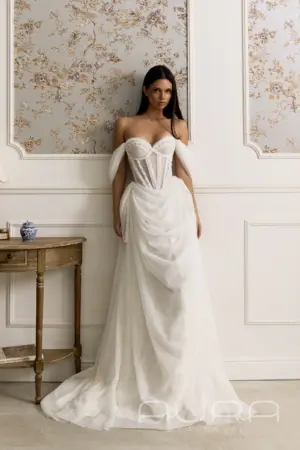 Свадебный салон 'ИДЕАЛ' - стильные дизайнерские свадебные платья в Москве 6 Свадебное платье ‘Mika’ анфас в движении